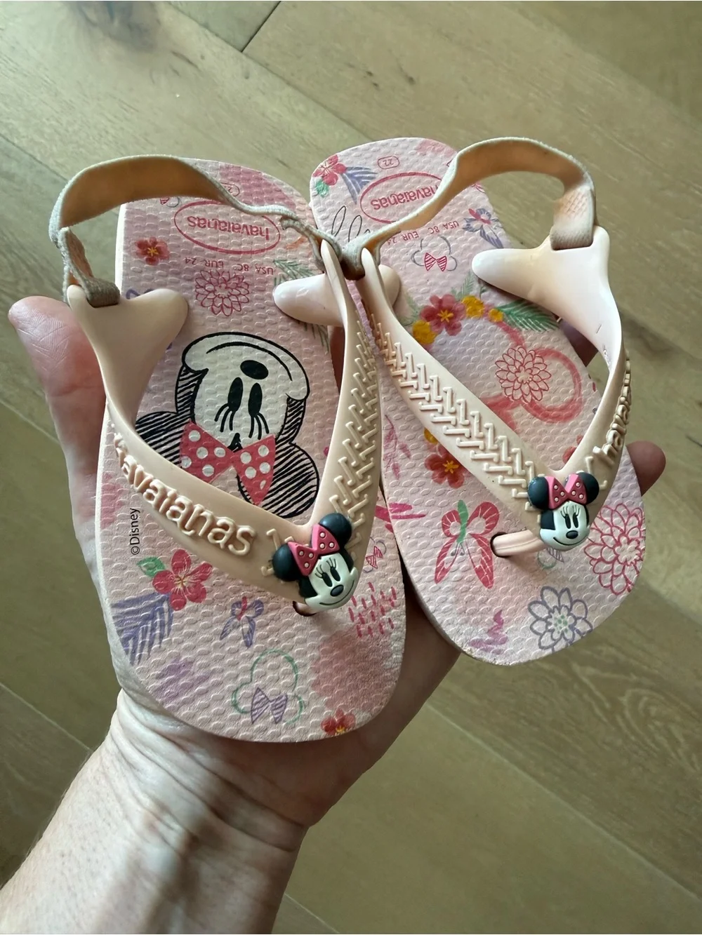 Minnie Mouse Havaianas size 8